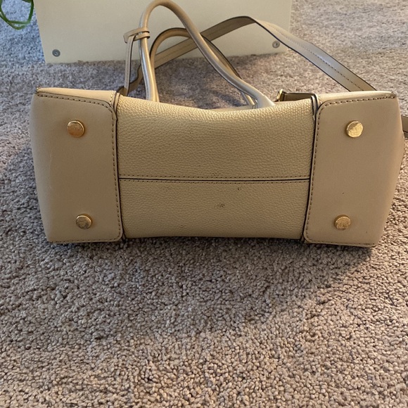 Cream colored Michael Kors purse - Picture 3 of 8